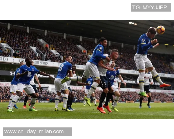 热刺主场迎战埃弗顿双方争夺英超首轮胜利激战正酣